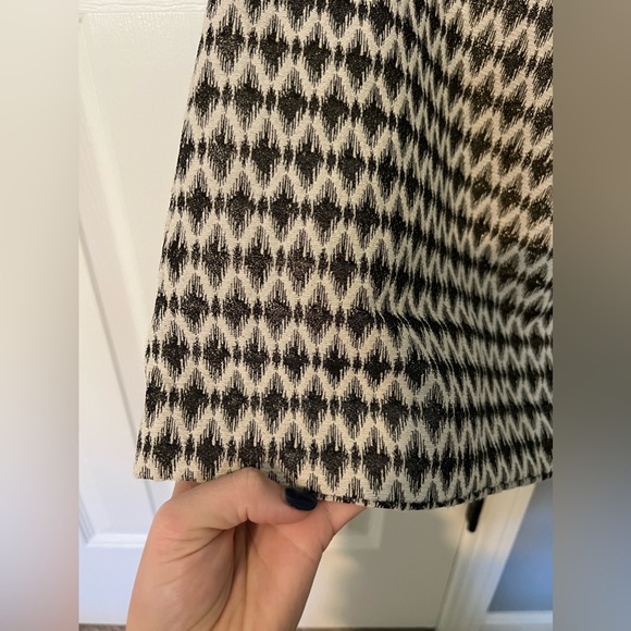 Loft Diamond Jacquard Black/Gold Shift Skirt Size 4 EUC - Picture 3 of 4